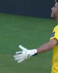 开云-U23亚洲杯离谱一幕！约旦门将扑点后疯狂庆祝，目送皮球入网